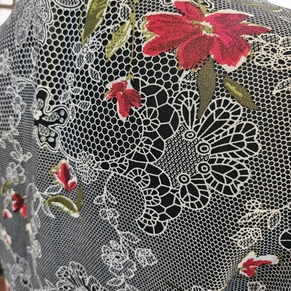 Jordan Sheer V neck button Up Blouse 100% Polyester Polka Dots Floral Size M - Picture 5 of 7